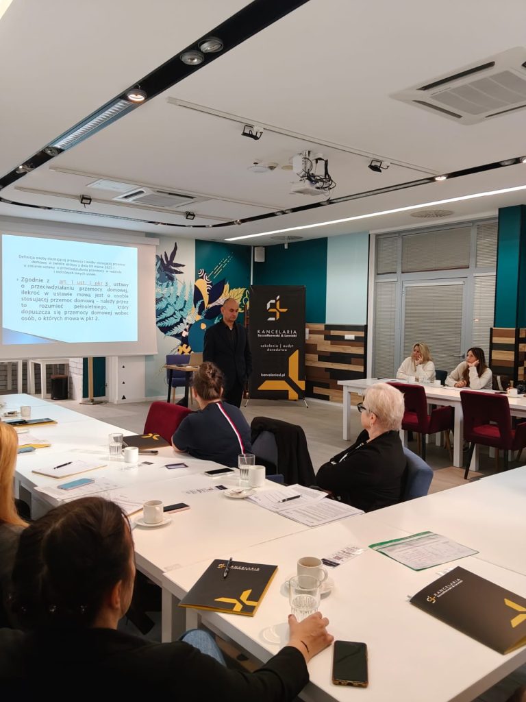 Za nami pierwsza edycja specjalistycznych szkoleń z zakresu przeciwdziałania przemocy domowej