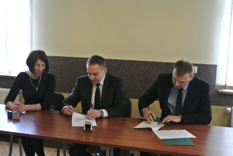 Pierwsze umowy o dofinansowanie robót budowlanych podpisane